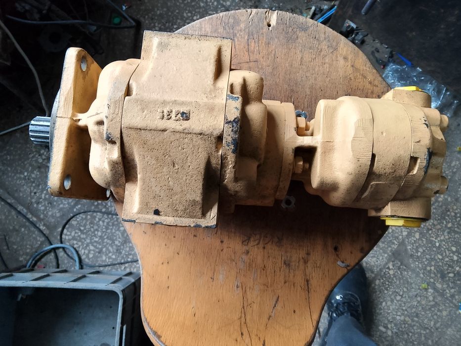 Pompa zębata P-37A ładowarka HSW Ł-34