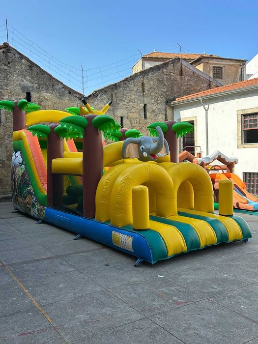 Insuflável e Trampolim