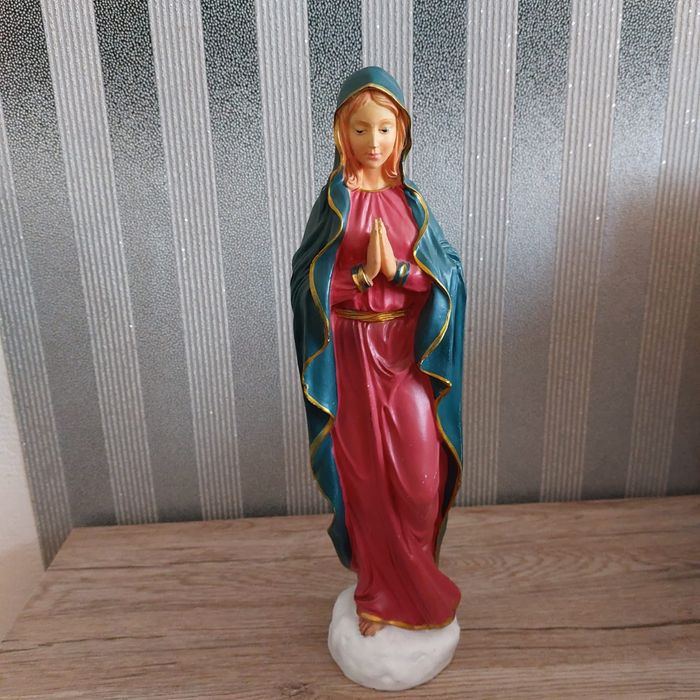 Stara figura Matki Boskiej