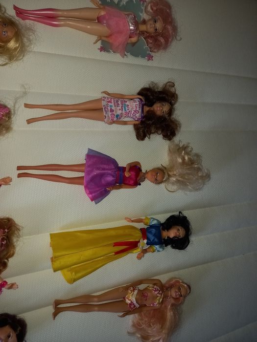 Bonecas Barbies + Winx + Monster High + Bratz