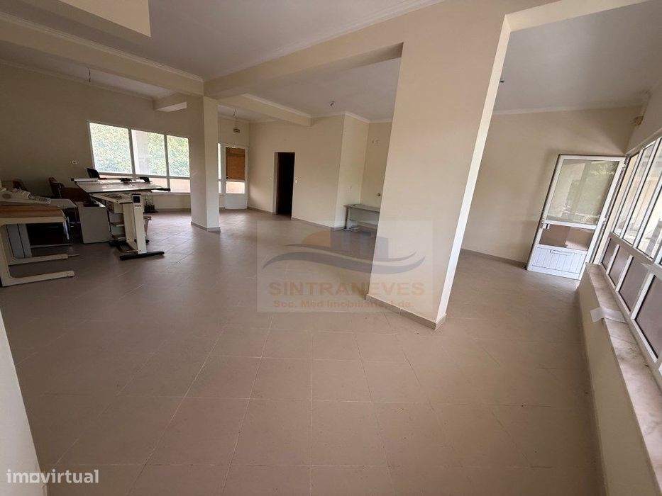 Loja à Venda - 80 m² | Amadora |1 Box | Arrecadação
