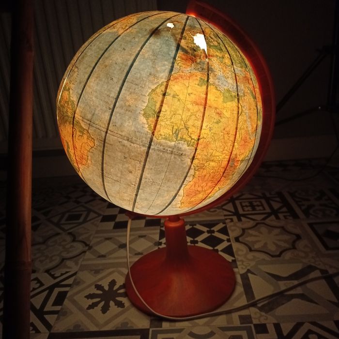 Historyczny globus z PRL-U -sprzed rozpadu ZSRR -średnica 100 cm.