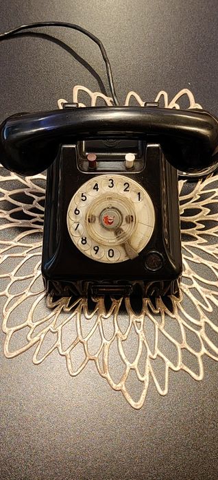 PRL telefon ebonitowy stary