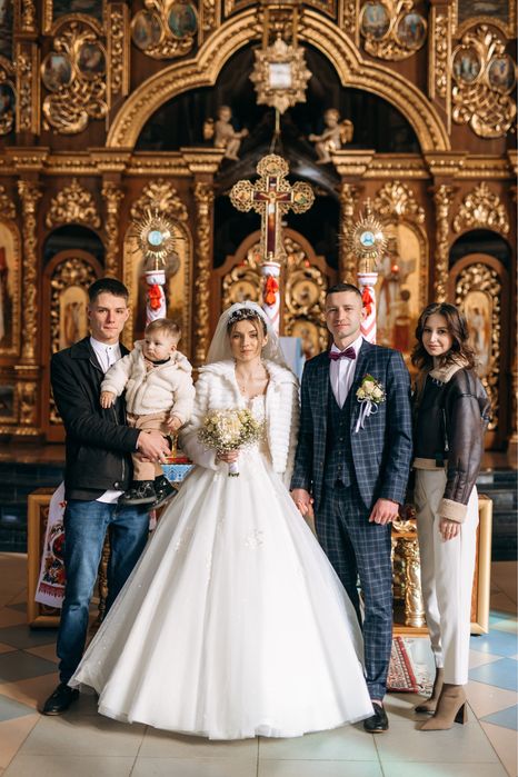 Весільна сукня