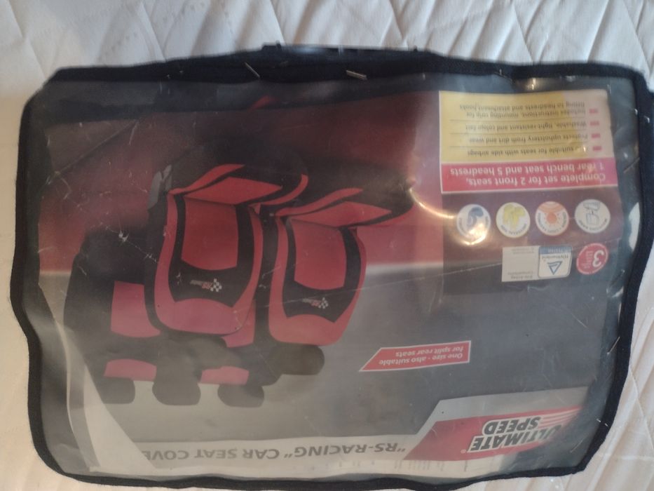 Pokrowiec na fotele samochodowe Ultimate Speed.