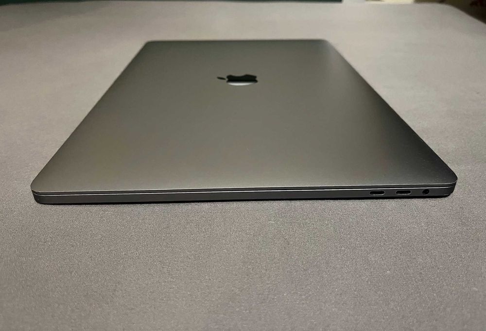 MacBook Pro (2019) A1990