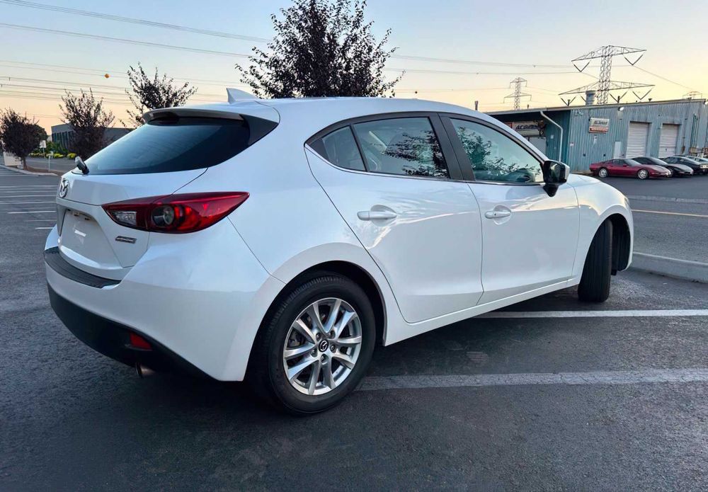 Mazda 3      2016
