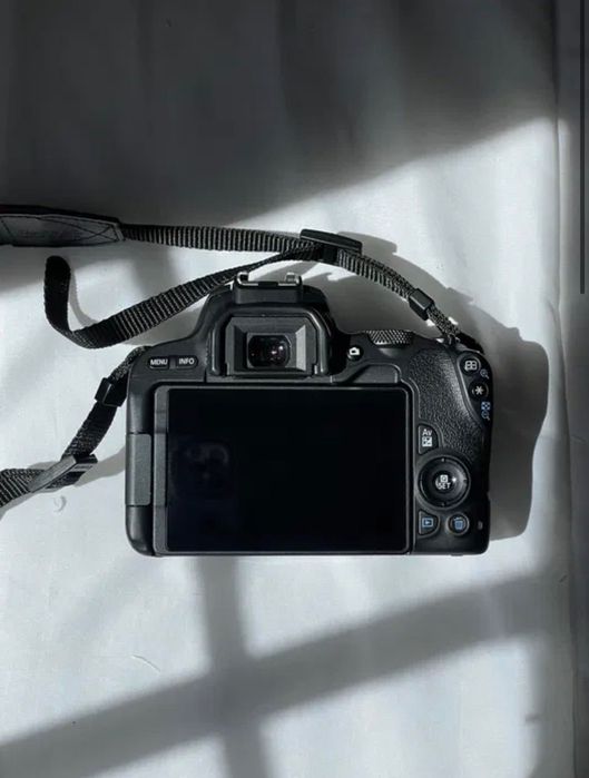 Canon 200D Kit Completo