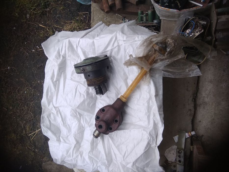 Змащувальний насос до фрезерного верстата