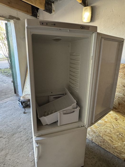 Холодилтник Swiss б/у