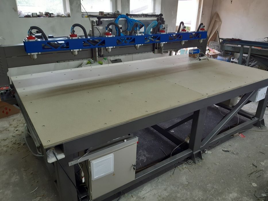 Мини завод. Станок с ЧПУ 7-ми шпинельнй.