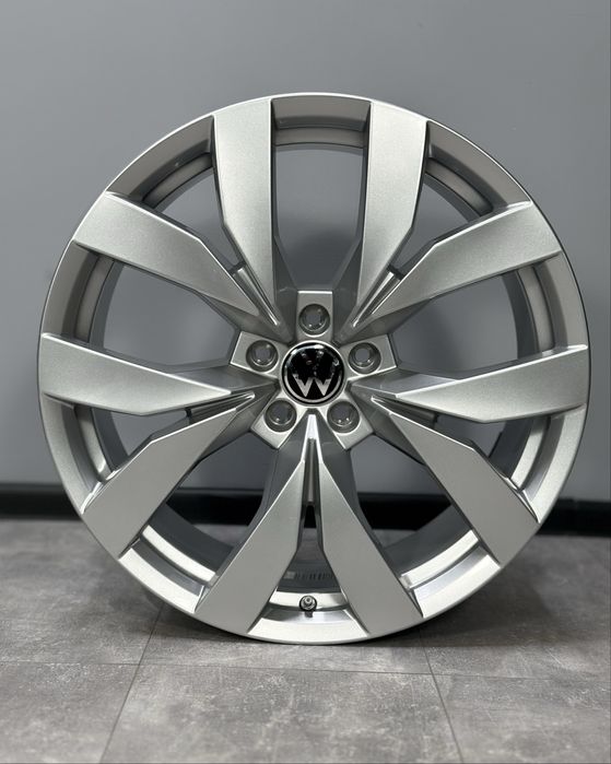 Оригінальні диски Volkswagen VW Touareg Montero 5x112 R20. 760601025C
