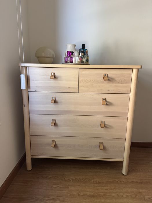 Cómoda Bjorksnas ikea 5 gavetas