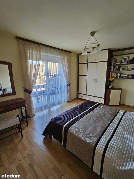 ELegancki dom z pięknym ogrodem i okolicą, 1 km od Krasnegostawu