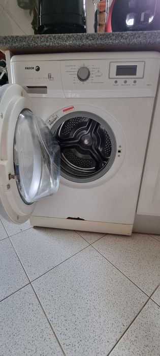 Maquina de lavar roupa