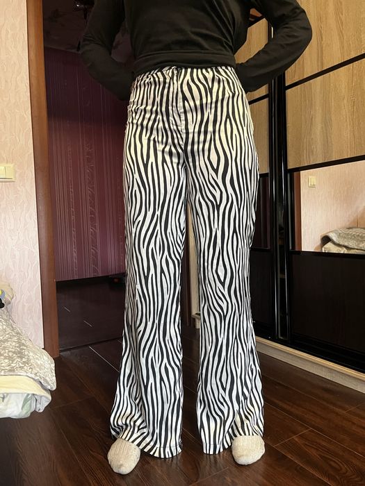 Модні трондові штани зебра