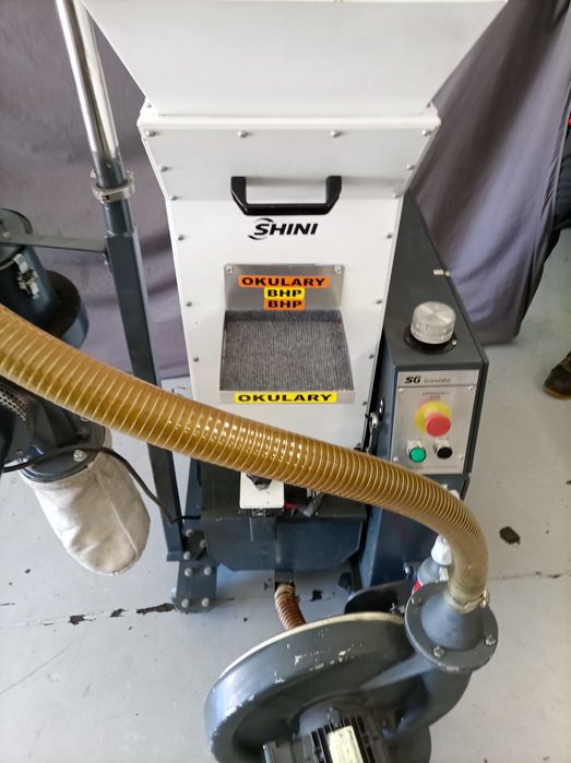 Młyn do tworzyw sztucznych Shini SG-2028N-CE + DS-20 + komplet noży