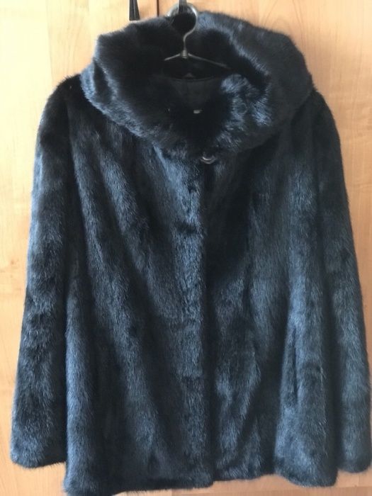 Норкова шуба автоледі з капюшоном