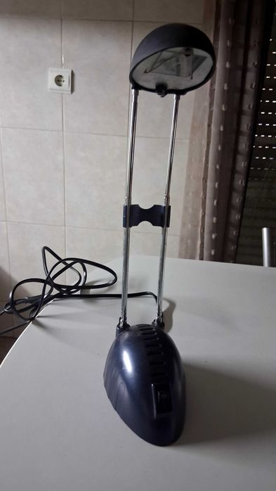 Candeeiro  de  secretária