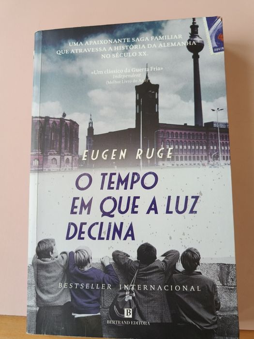 Livro O tempo em que a luz declina