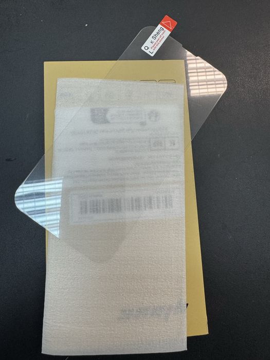 Чехлы на iPhone 13