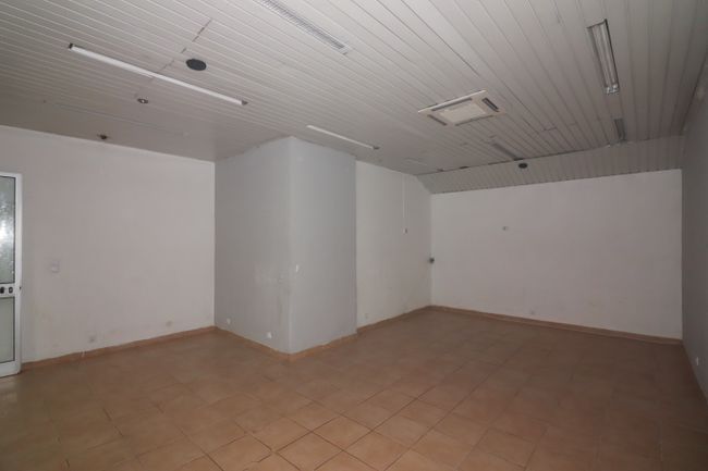 Vende-se / Arrenda-se  Loja, Povoa Santa Iria - Vila Franca de Xira