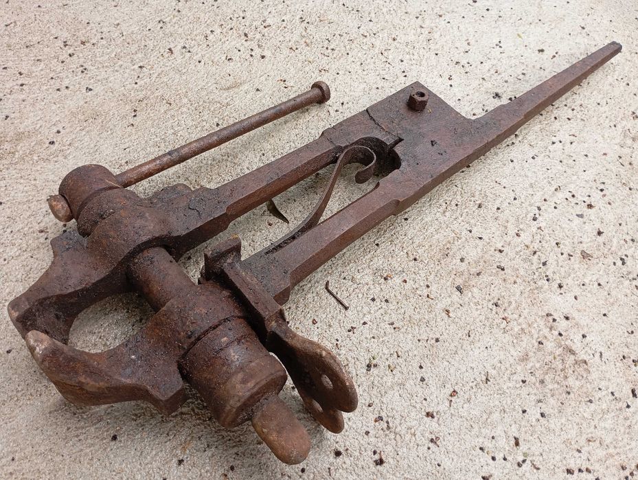 Lote 4 Grandes Torno de Ferreiro Antigo com Haste