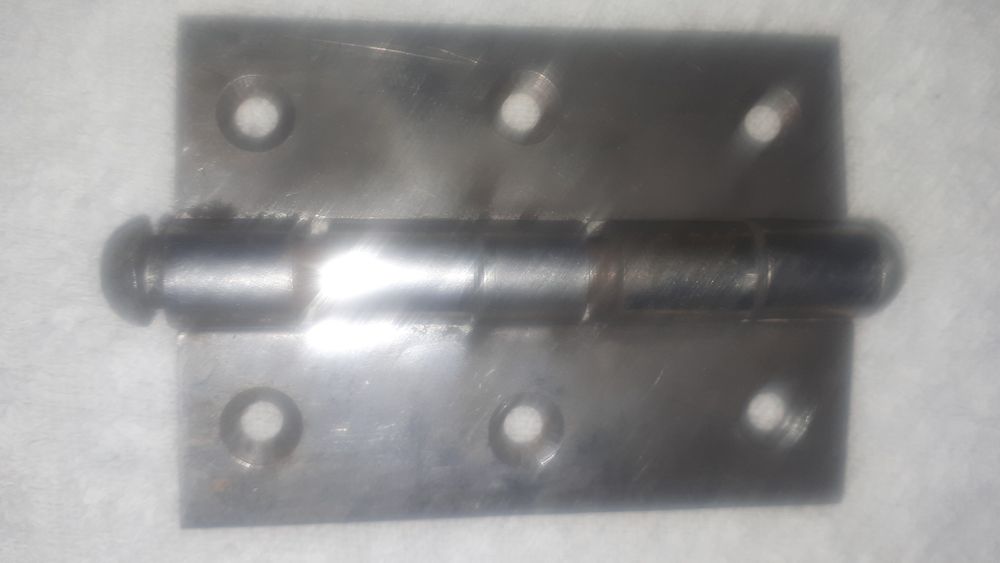 Vendo dobradiças.
