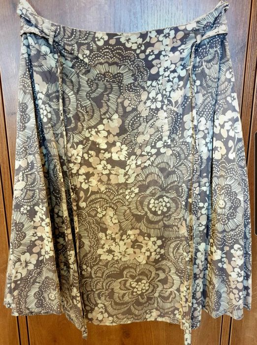 Spódnica za kolano Greenpoint