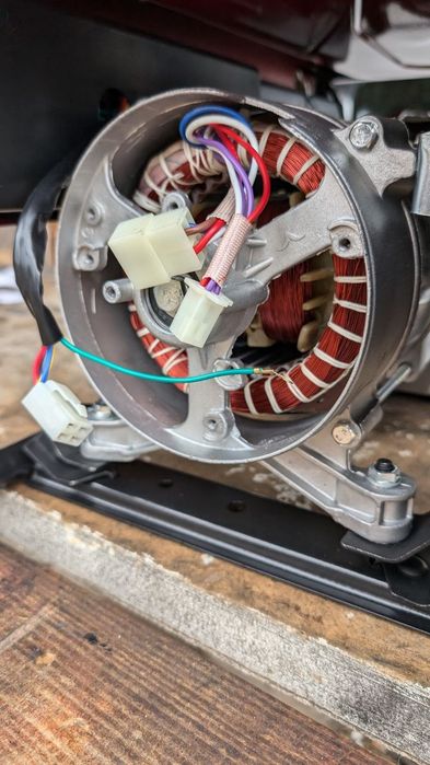 Генератор однофазний мідь.