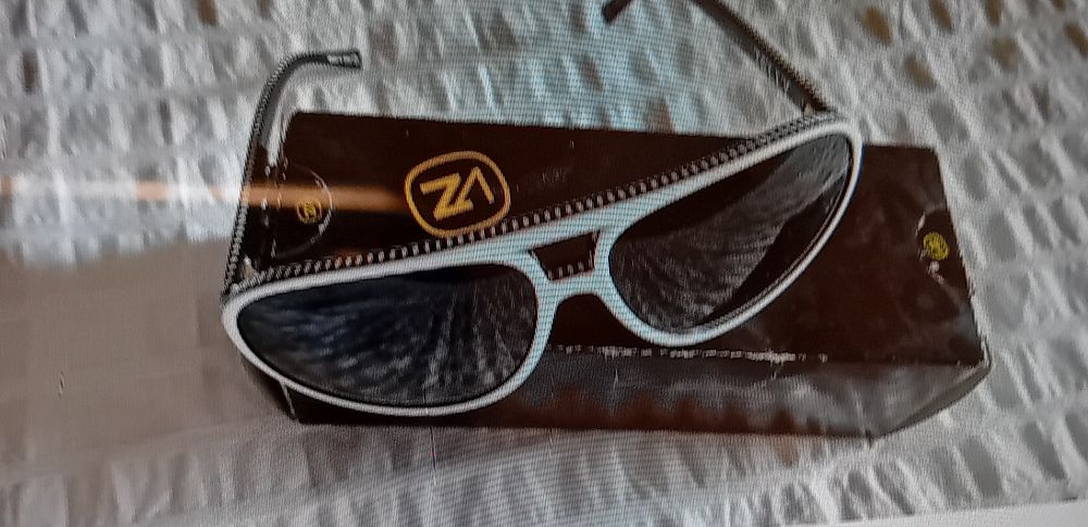 Óculos brancos ZA