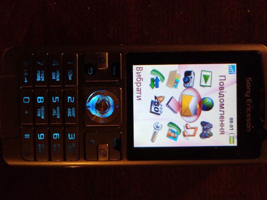 Телефон Sony Ericsson k610i