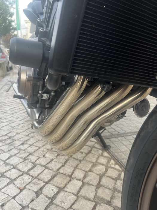 Honda CB 650 R como nova