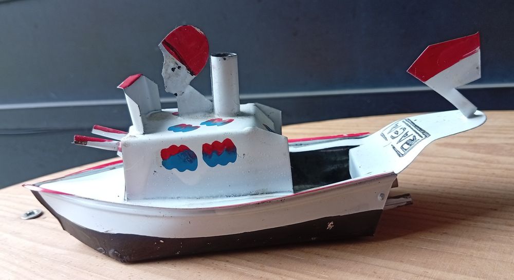 Conjunto de brinquedos em chapa metálica