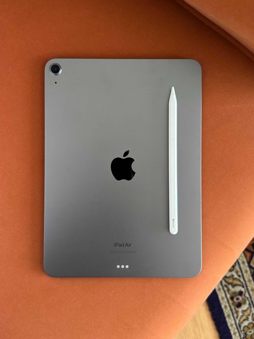 Apple iPad Air (M1) 256GB 5th Generation + Apple Pencil 2