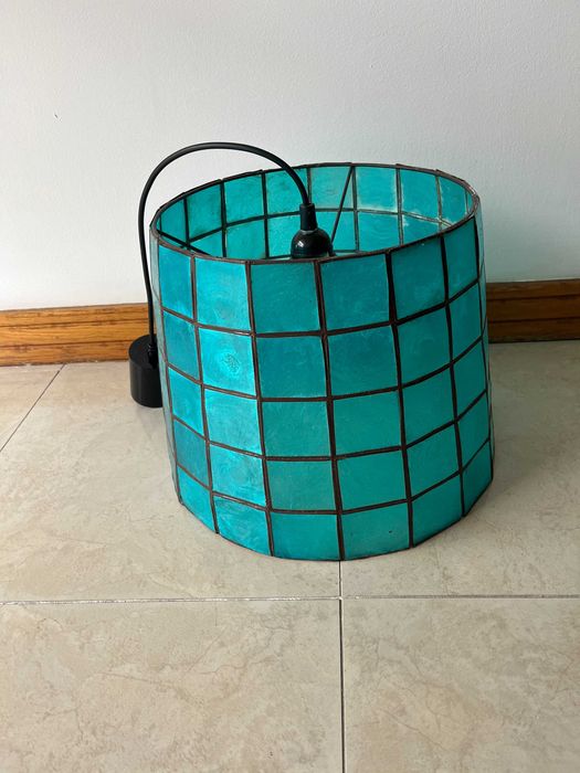 Candeeiro com Abajur Azul de Teto Kintama – Gato Preto