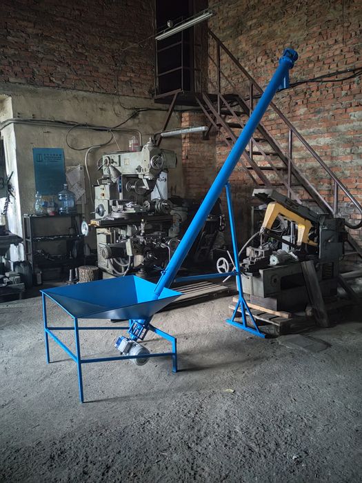 Шнек, шнекові конвеєри, погрузчик, шнековий дозатор, комбайни