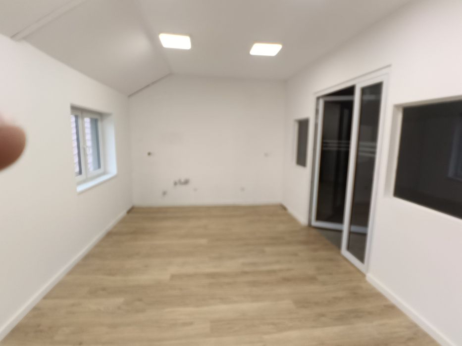 hala magazynowa 180 m2 plus duży parking zamykany 320m2