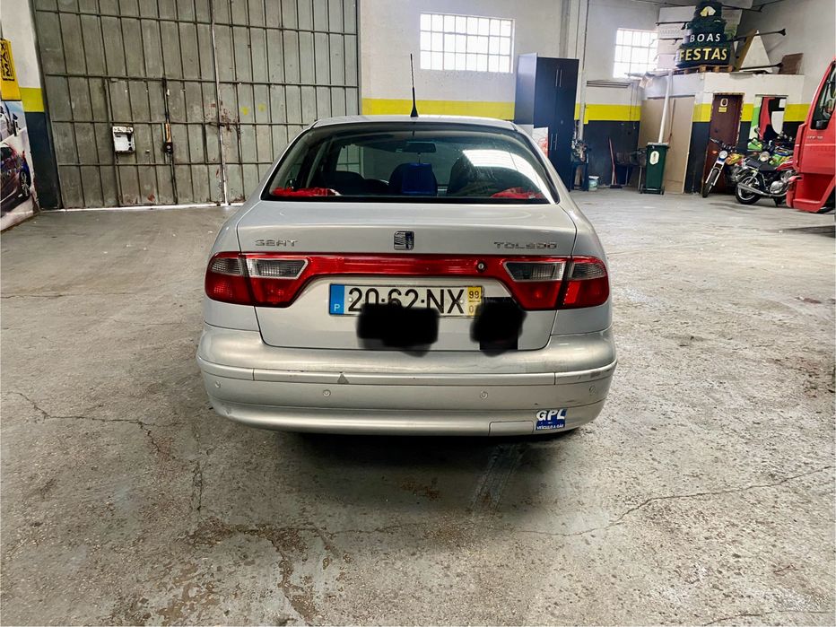 Vendo este automovel