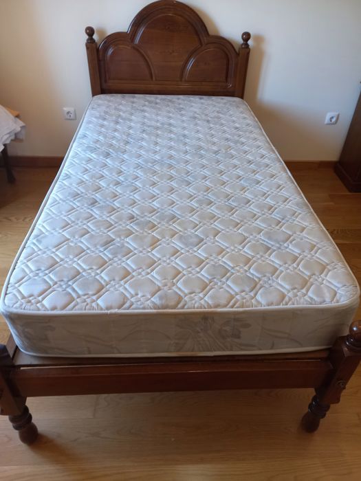 MUITO BARATA CAMA  Solteiro e banquinha de cabeceira