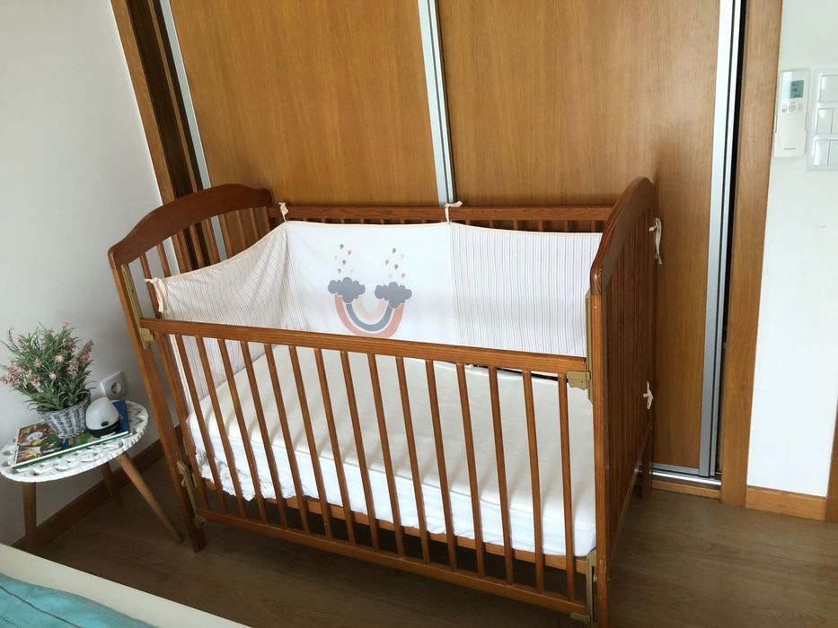 Berço/ cama de grades + colchão ortopédico