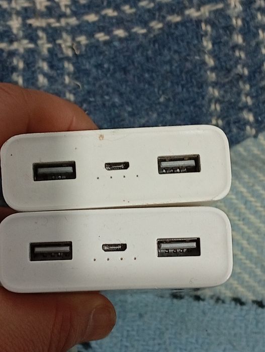 Duas Power Banks da MI de 20000mAh cada uma