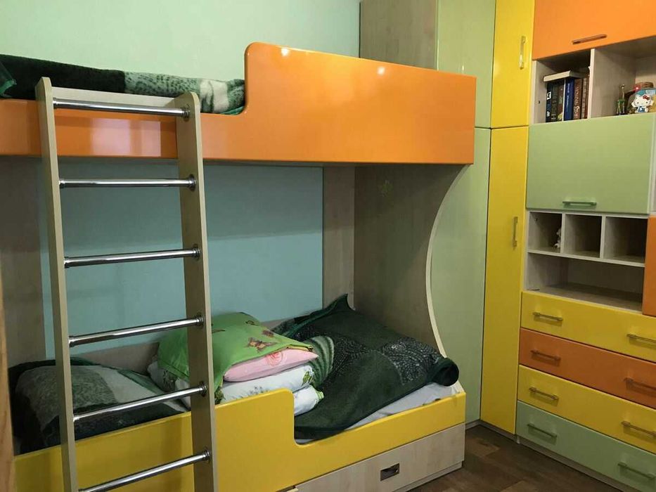 Продажа 3-х комнатной квартиры. Район Артема