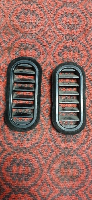 Kratki wentylacyjne w drzwi VW T3 Multivan