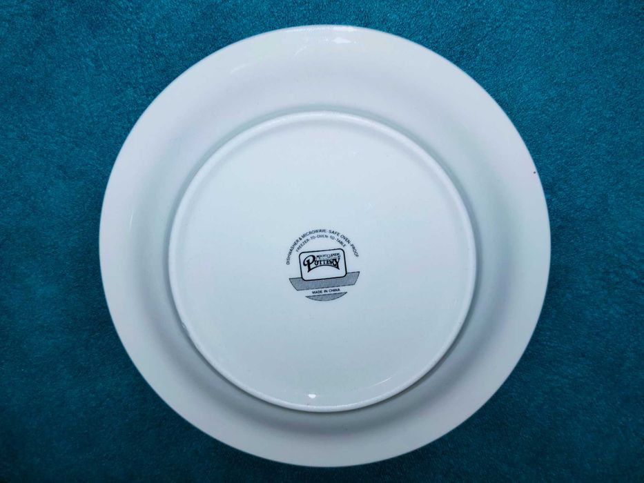 Красивая винтажная новогодняя тарелка 18,5см. Mount Clemens Pottery.