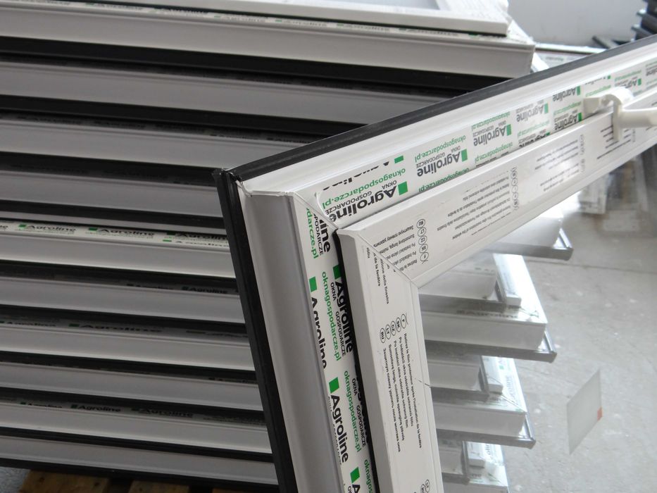 Dostępne od ręki ! Okno Techniczne, Inwentarskie 1000x900 Antracyt 1x