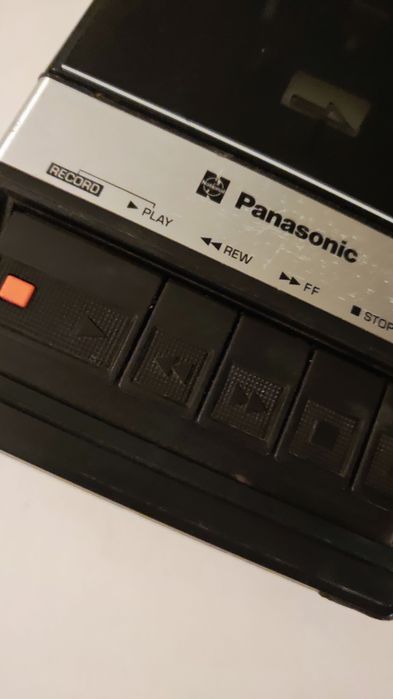 Gravador e leitor de cassetes portátil Panasonic, modelo RQ-2107