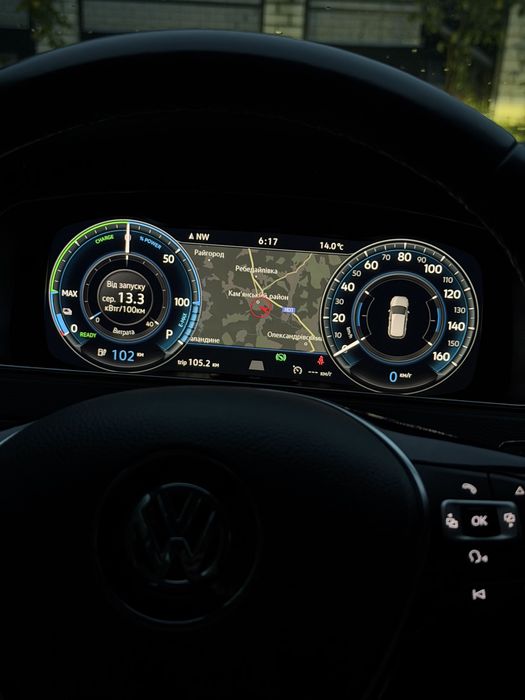 Продам E-Golf 36 кВт заряжена комплектація