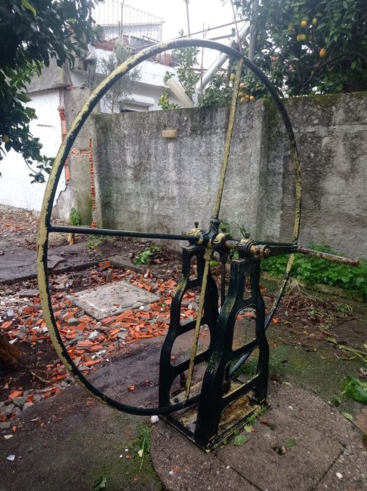 Roda de poço em ferro