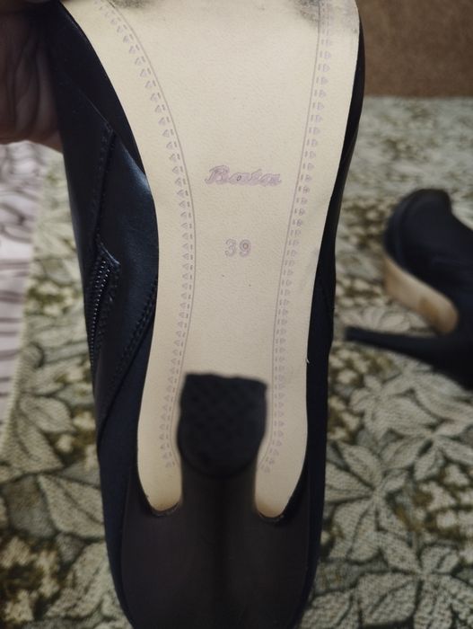 Bata, ботильони натуральна шкіра, 39 розмір